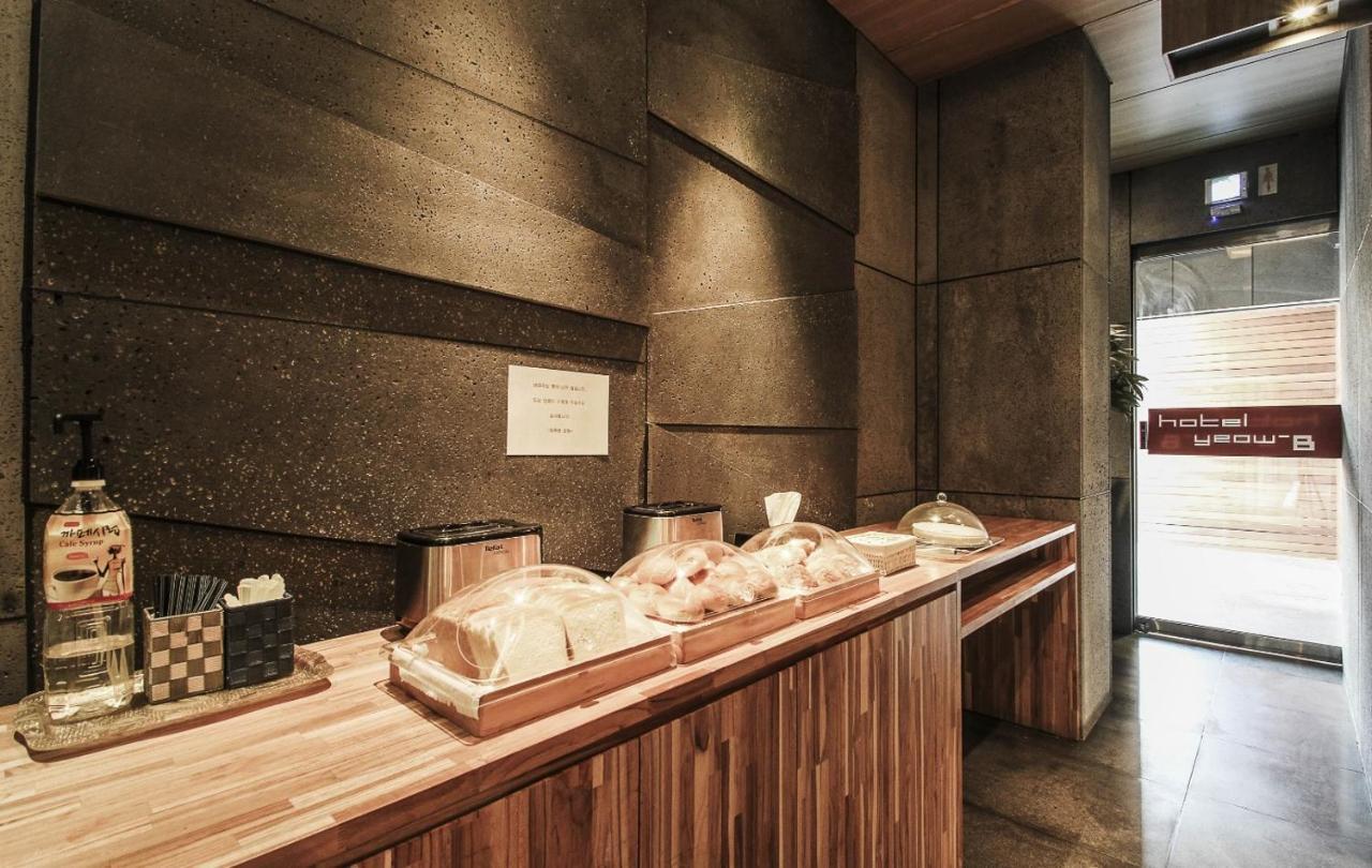 Haeundae Yeoubi Hotel Пусан Екстериор снимка