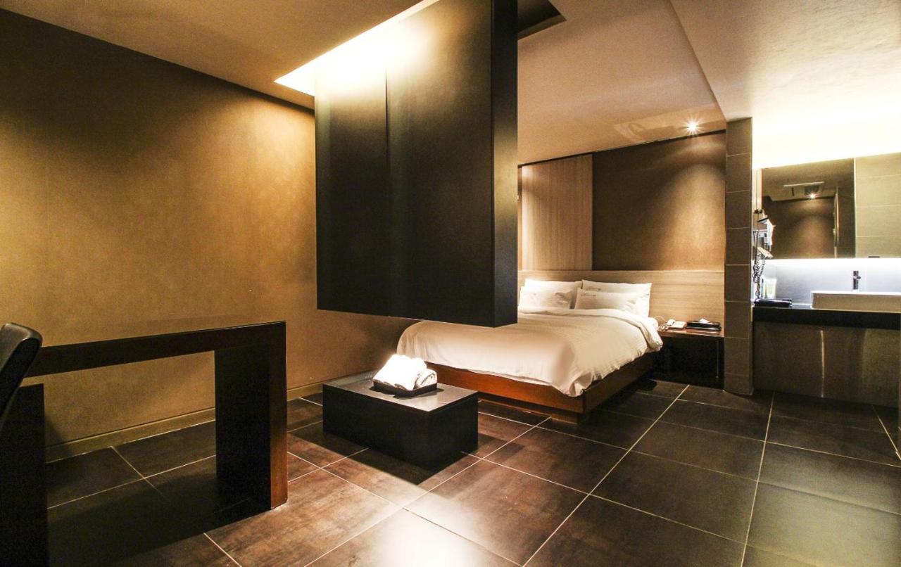 Haeundae Yeoubi Hotel Пусан Екстериор снимка