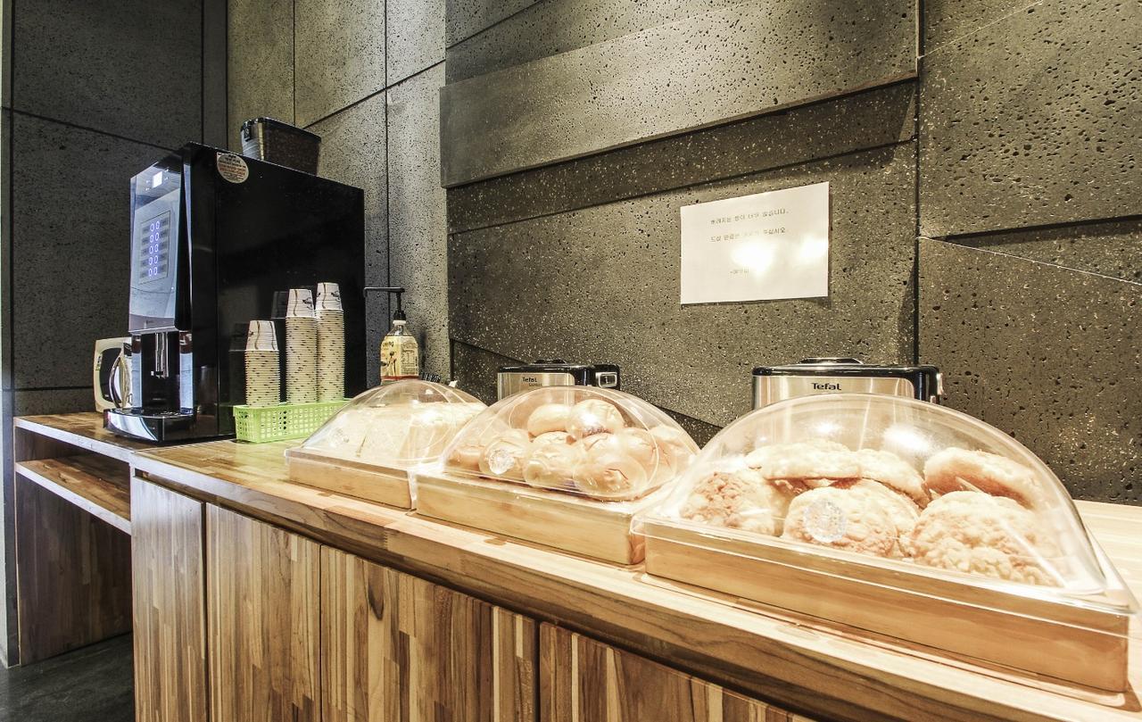 Haeundae Yeoubi Hotel Пусан Екстериор снимка