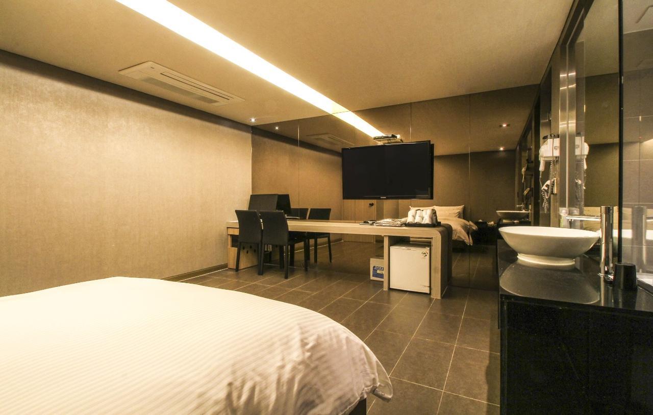 Haeundae Yeoubi Hotel Пусан Екстериор снимка
