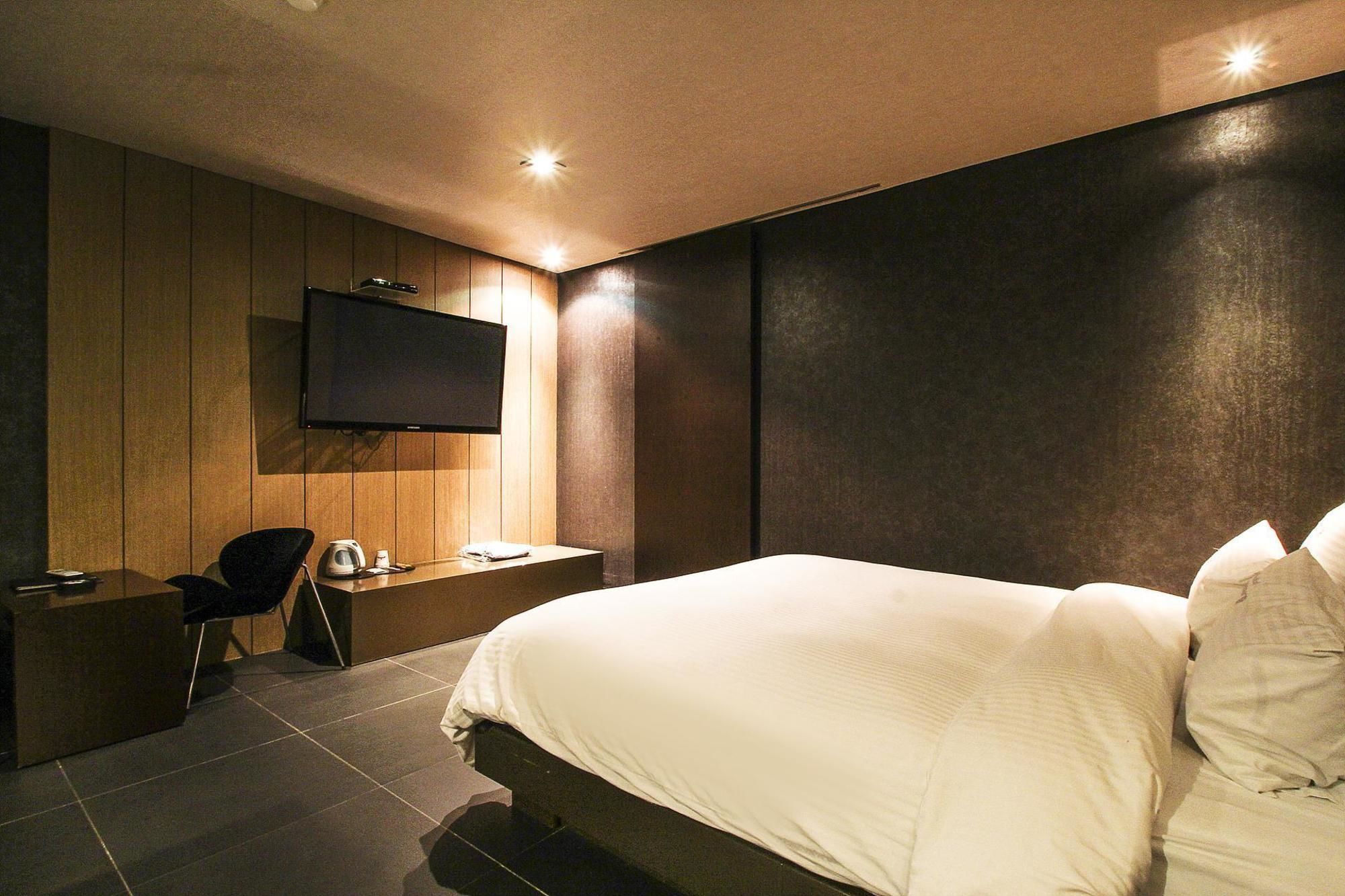 Haeundae Yeoubi Hotel Пусан Екстериор снимка
